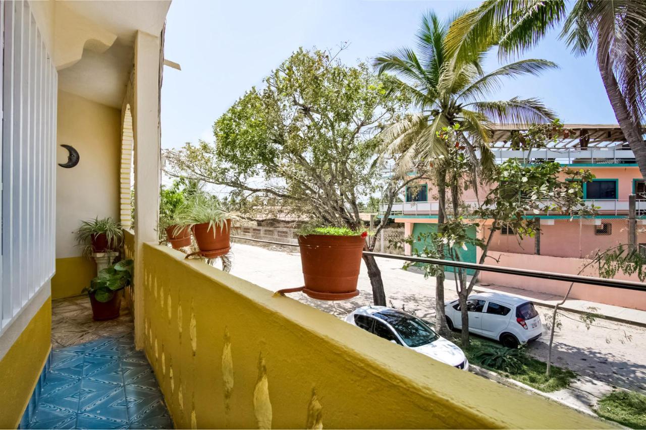 Oyo Hotel Posada Esmeralda 圣帕特里西奥梅拉克 外观 照片